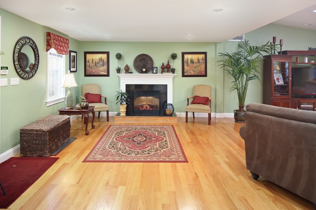 34 Great Rock Road Hanover, MA 02339 - Photo 4 of 25 Gallery Image 4