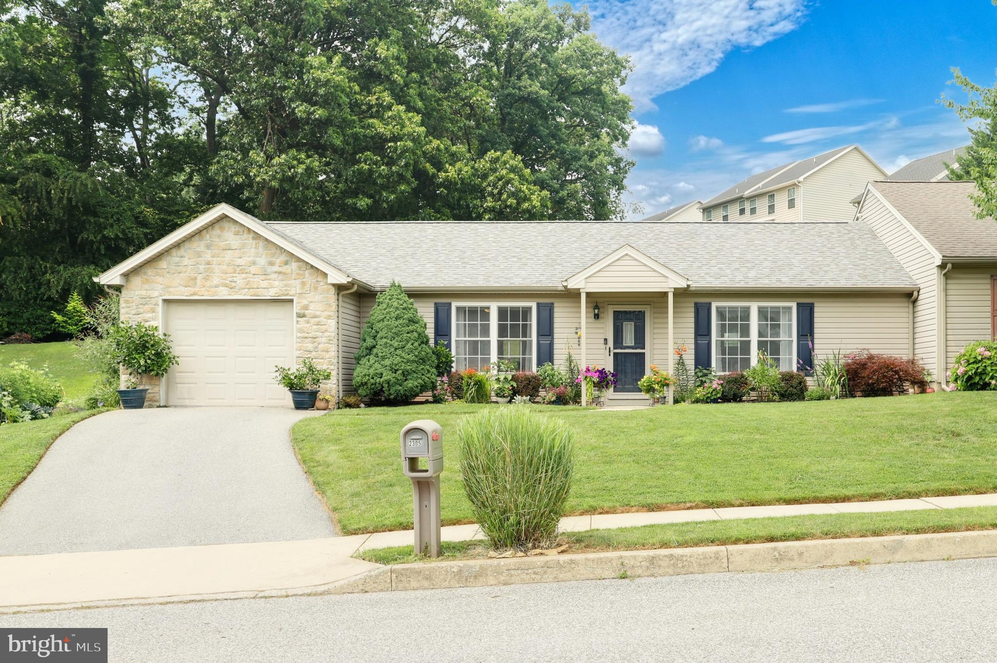 2305 Daisy Road York, PA 17402 - Photo 1 of 27