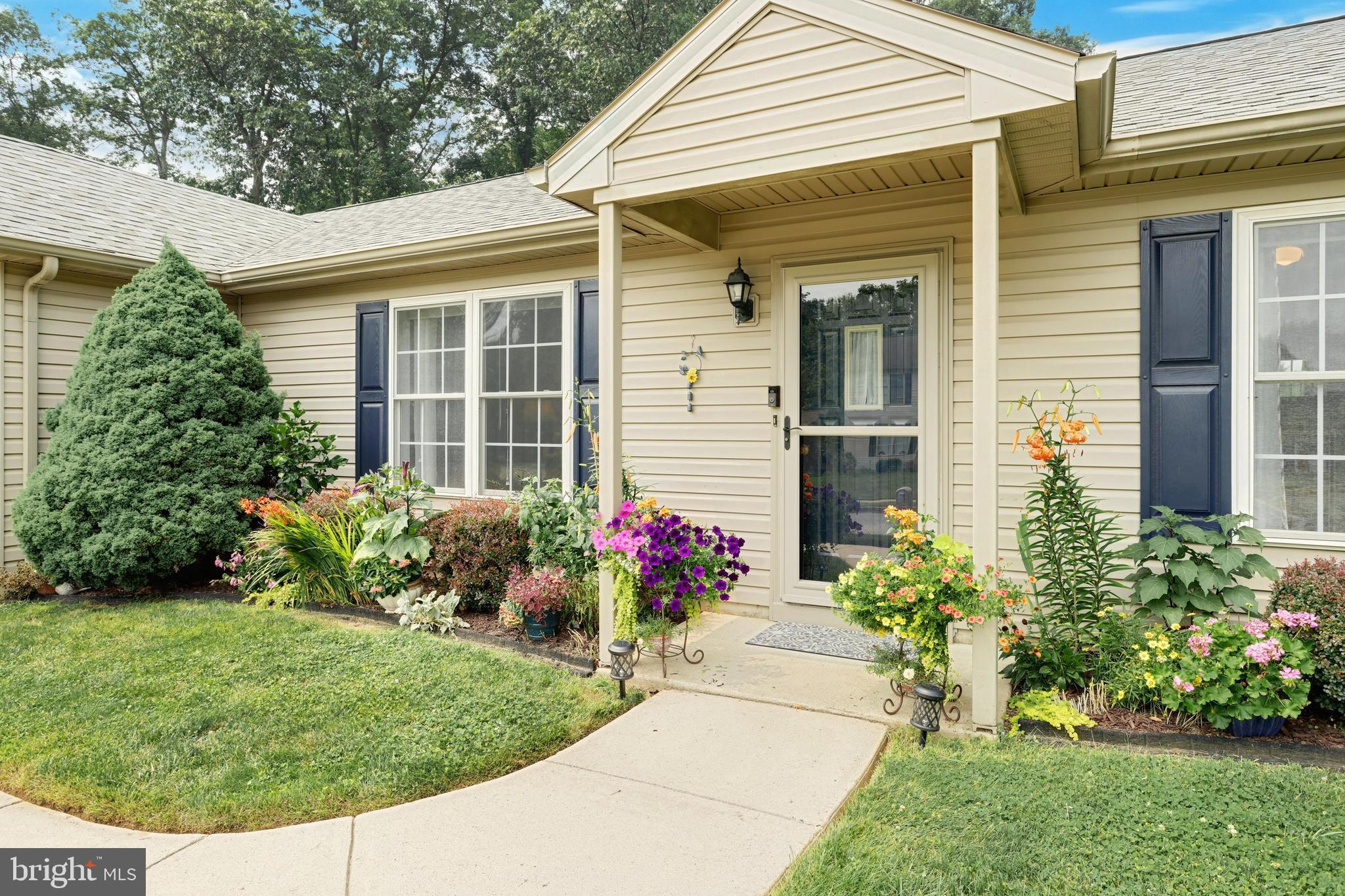 2305 Daisy Road York, PA 17402 - Photo 5 of 27