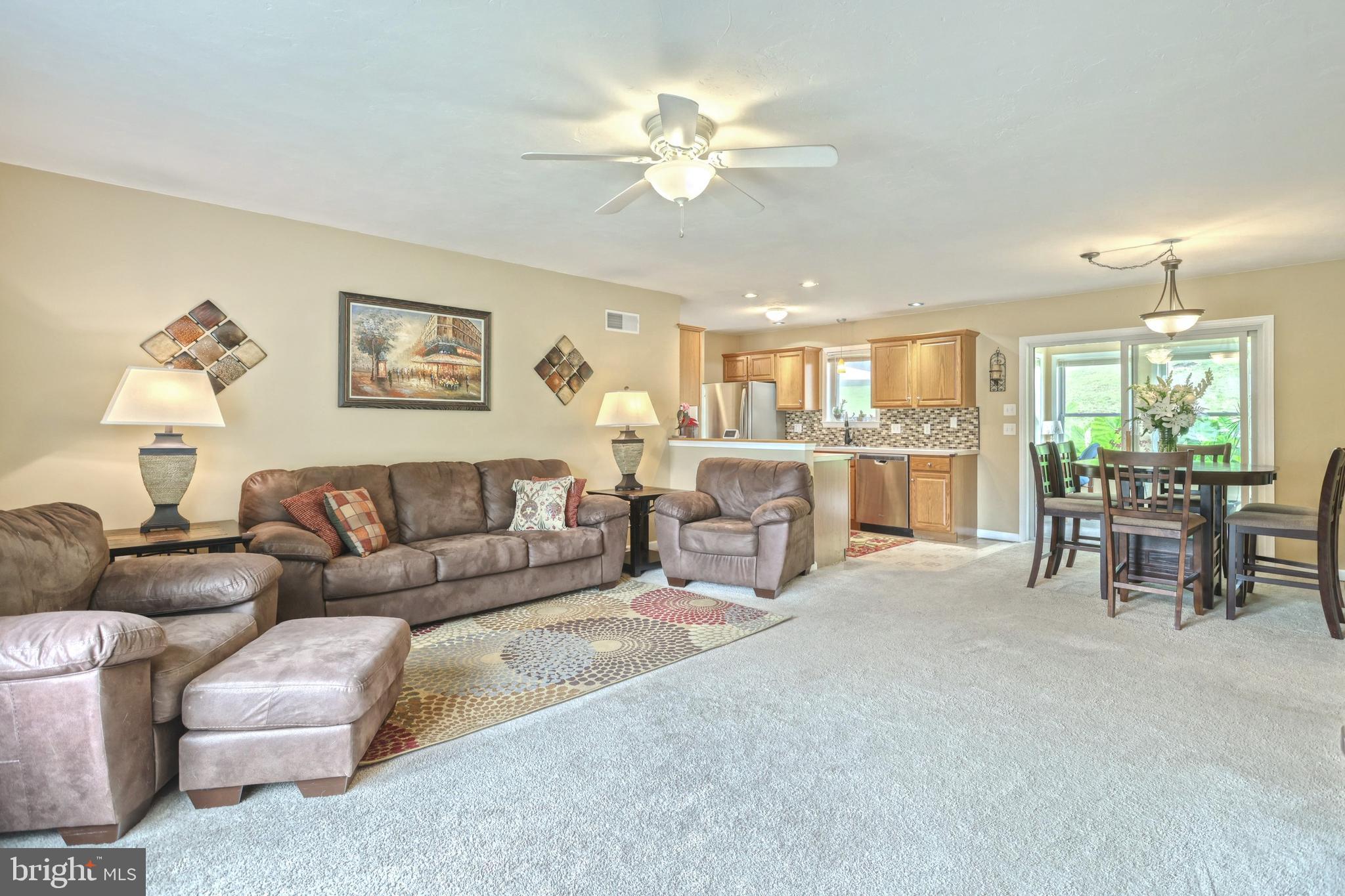 2305 Daisy Road York, PA 17402 - Photo 7 of 27