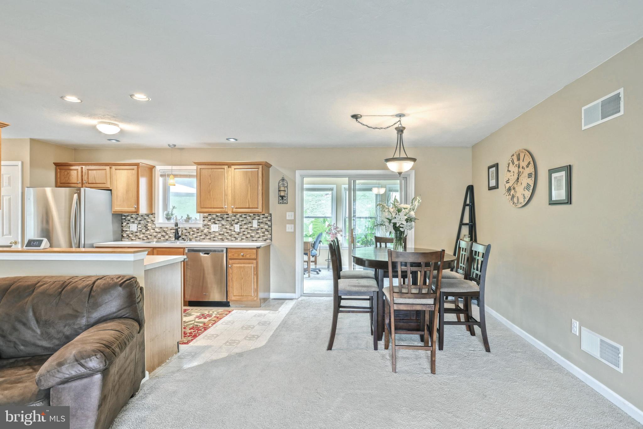 2305 Daisy Road York, PA 17402 - Photo 10 of 27