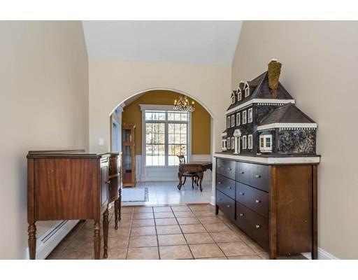39 Beaver Dam Road Acushnet, MA 02743 - Photo 3 of 36 Gallery Image 3