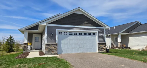 $349,999 | 5407 Cinnamon Point, Mayer, MN 55360
