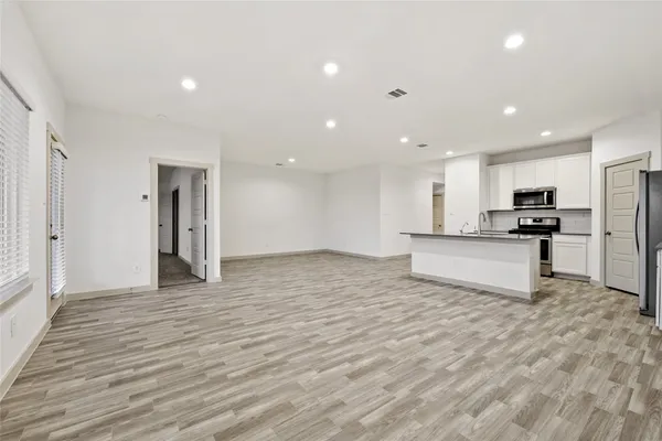 $2,300 | 714 Boer Plains Drive, Rosharon, TX 77583