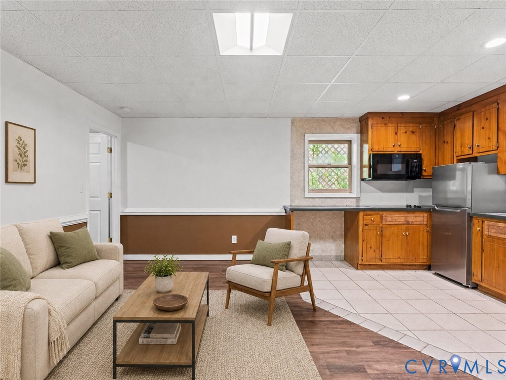 7040 Old Roxbury Road Quinton, VA 23141 - Photo 40 of 77 Multipurpose room featuring a built-in kitchenette