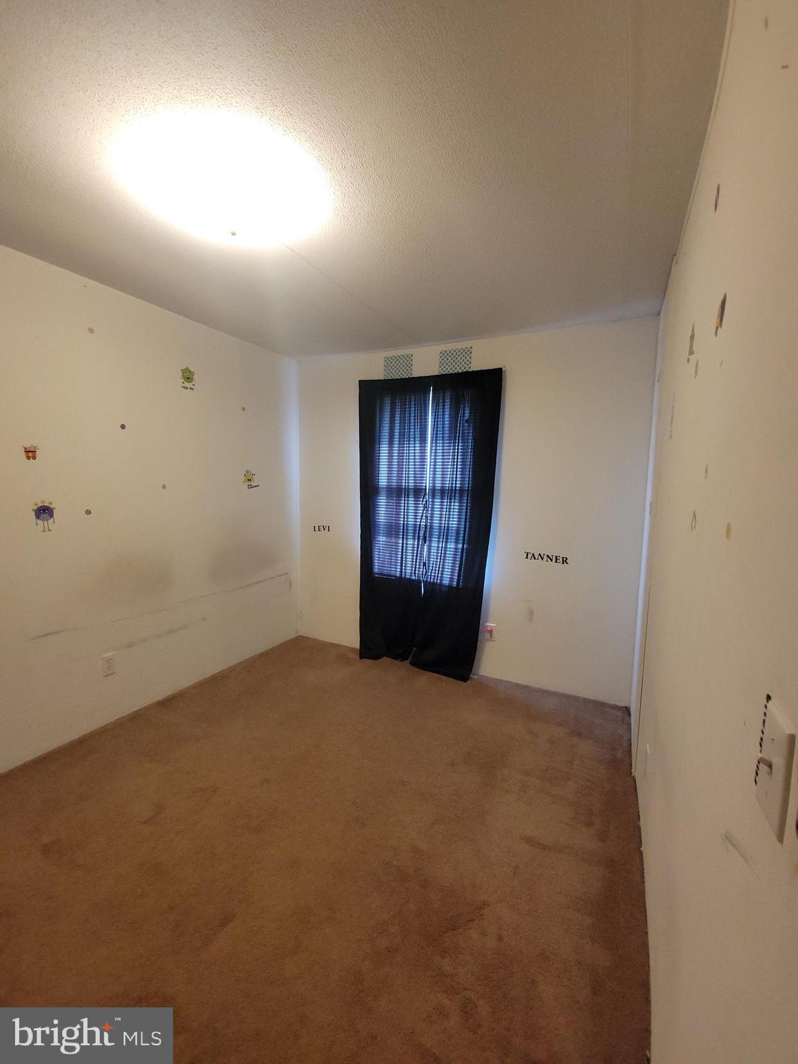 501 Windy Hill Road Shermans Dale, PA 17090 - Photo 25 of 33 an empty room with a window