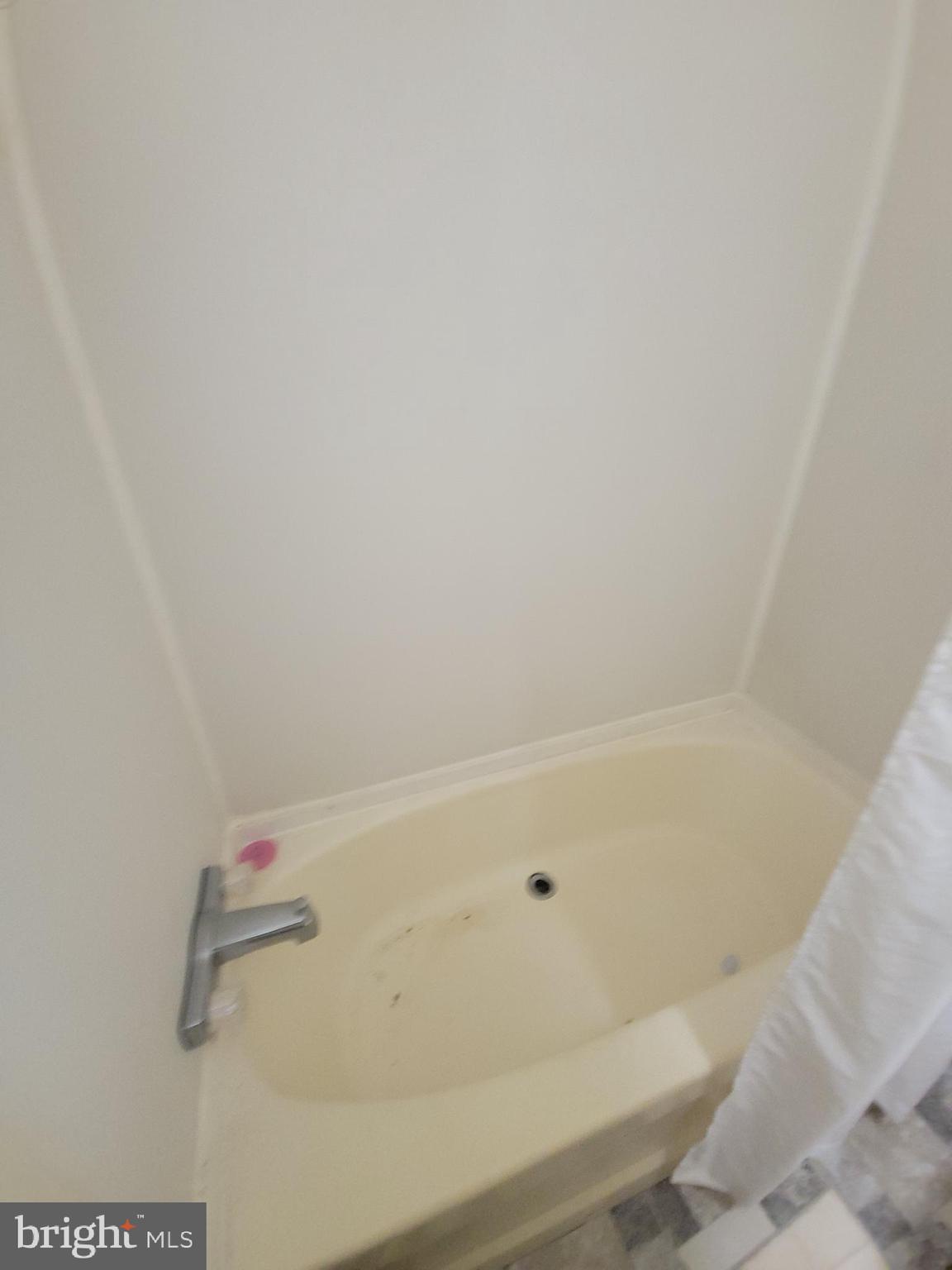 501 Windy Hill Road Shermans Dale, PA 17090 - Photo 31 of 33 a bathroom with a bathtub