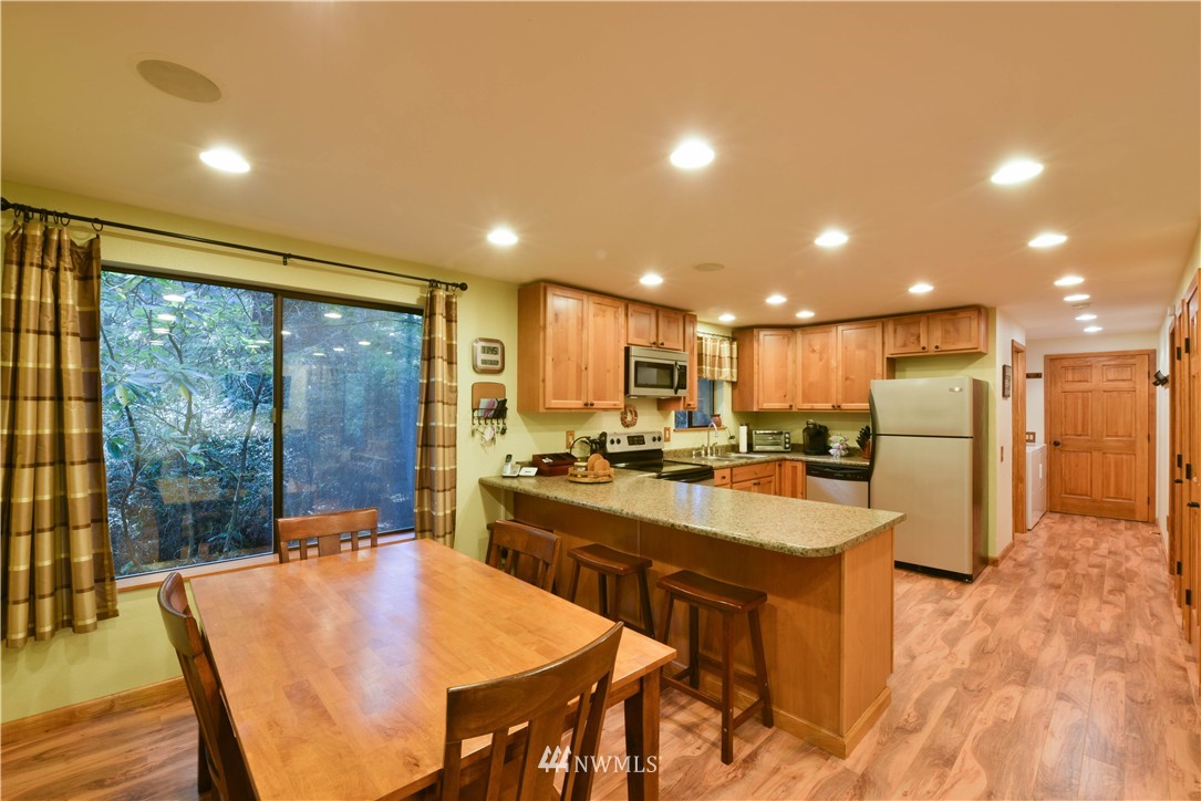 710 East Promontory Road Shelton, WA 98584 - Photo 5 of 25 Gallery Image 5