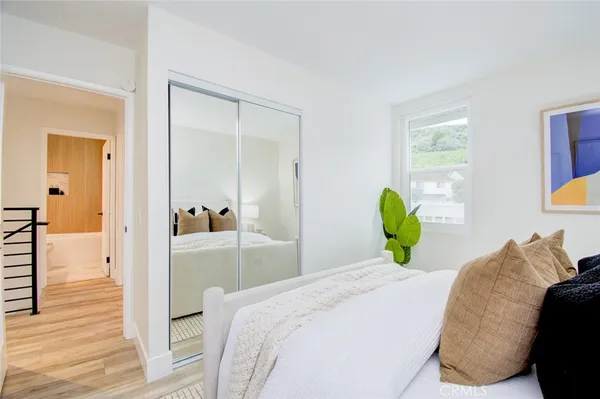 $1,577,999 | 51 La Costa Court, Laguna Beach, CA 92651