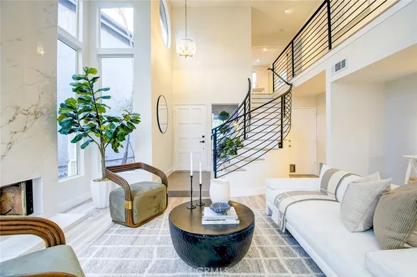 $1,577,999 | 51 La Costa Court, Laguna Beach, CA 92651