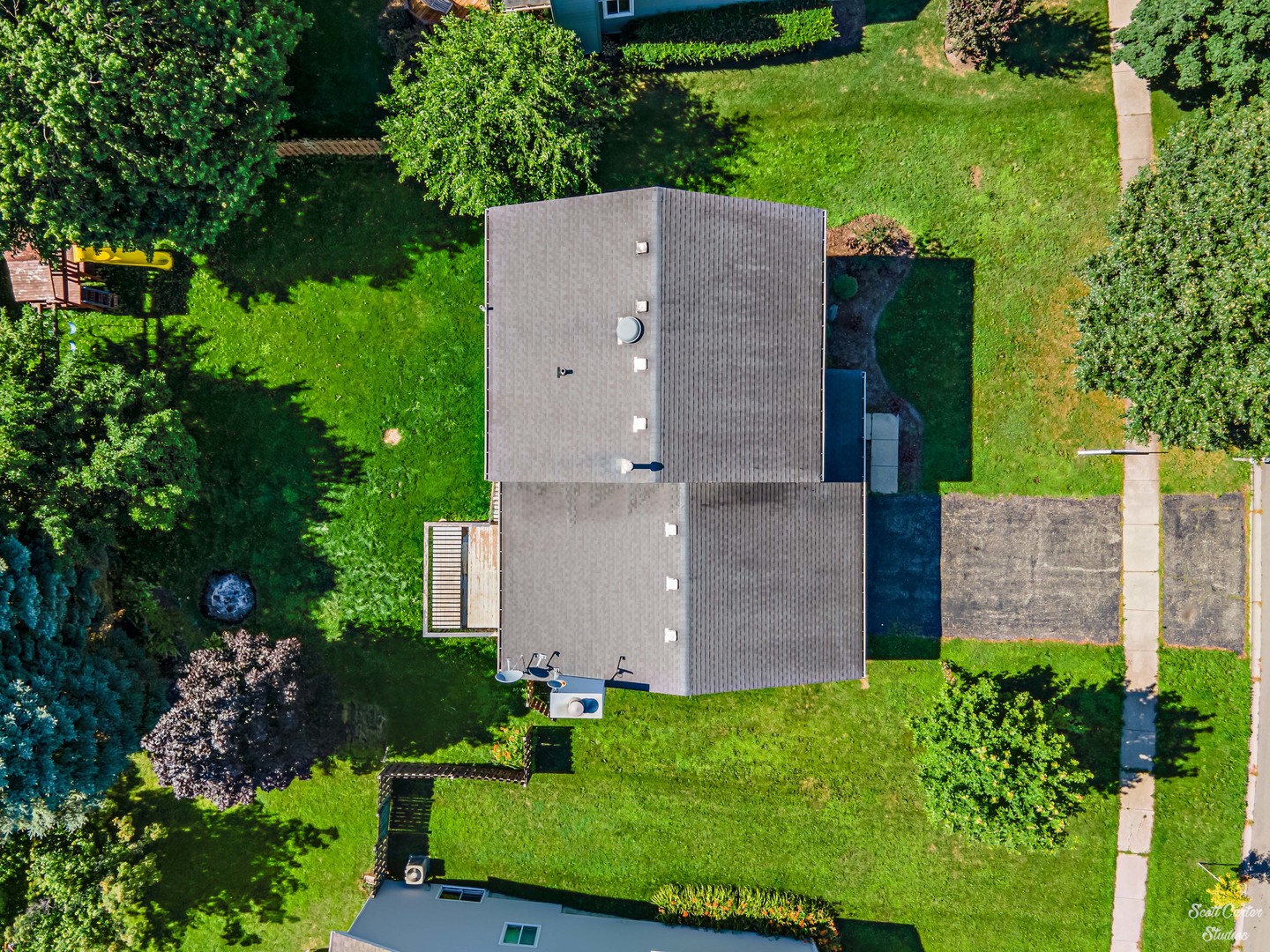 225 Sierra Trail Cary, IL 60013 - Photo 2 of 23 an aerial view of a house and front yard
