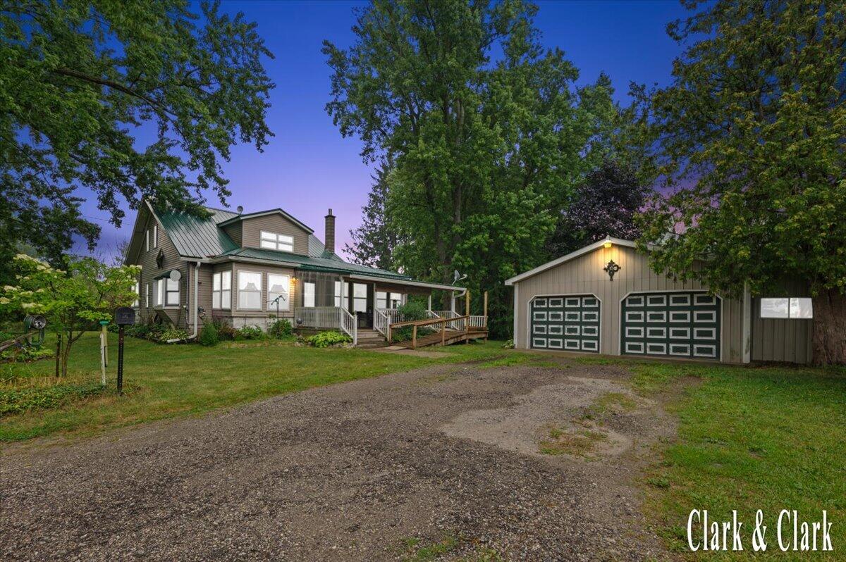 8727 North Amble Road Howard City, MI 49329 - Photo 2 of 37 38-Exterior 05a tw