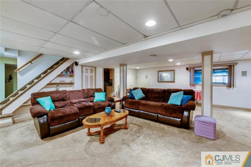 304 Fresh Ponds Road North Brunswick, NJ 08902 - Photo 29 of 44