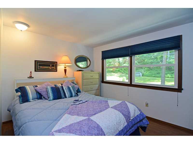 1736 Fox Chapel Road Pittsburgh, PA 15238 - Photo 15 of 25 Bedroom. Second bedroom with neutral dcor and hardwood flooring.