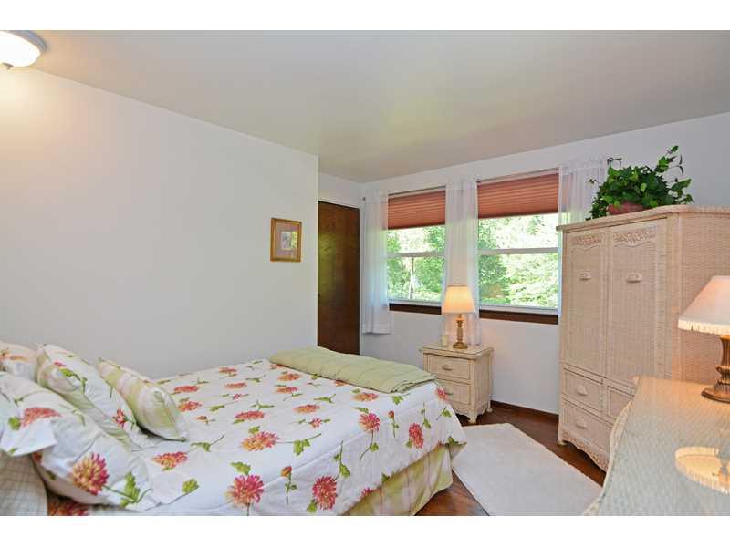 1736 Fox Chapel Road Pittsburgh, PA 15238 - Photo 16 of 25 Bedroom. Third bedroom with neutral dcor and hardwood flooring.