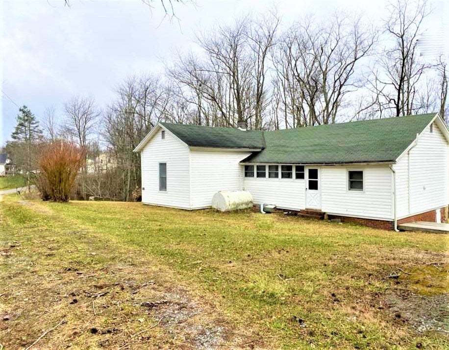 6452 Stinson Rdg Road Jewell Ridge, VA 24622 - Photo 2 of 29 Gallery Image 2