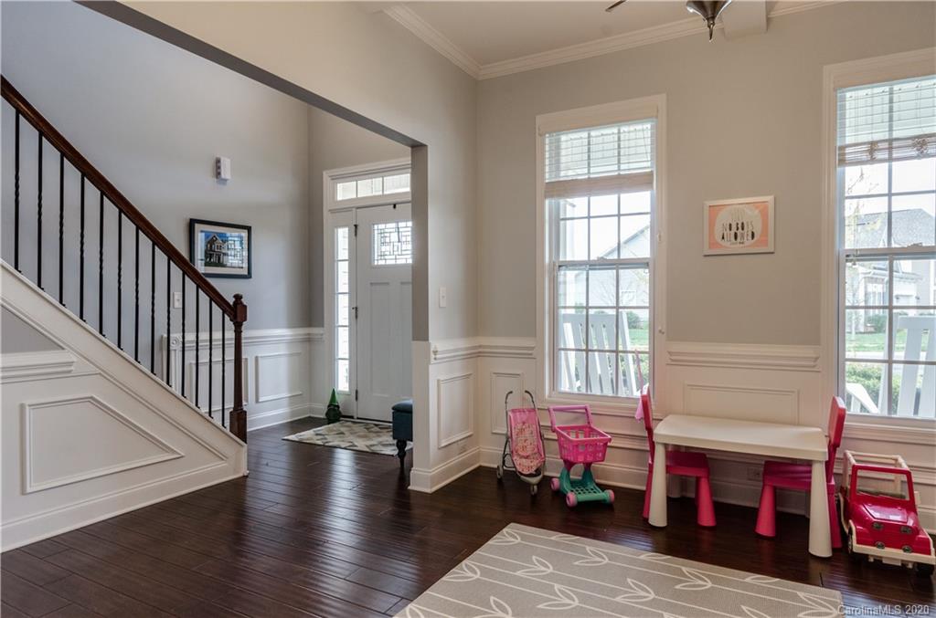 9814 Perth Moor Road Charlotte, NC 28278 - Photo 4 of 45 Gallery Image 4