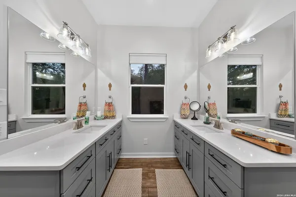 $1,025,000 | 10770 Mesquite Flat, Helotes, TX 78023