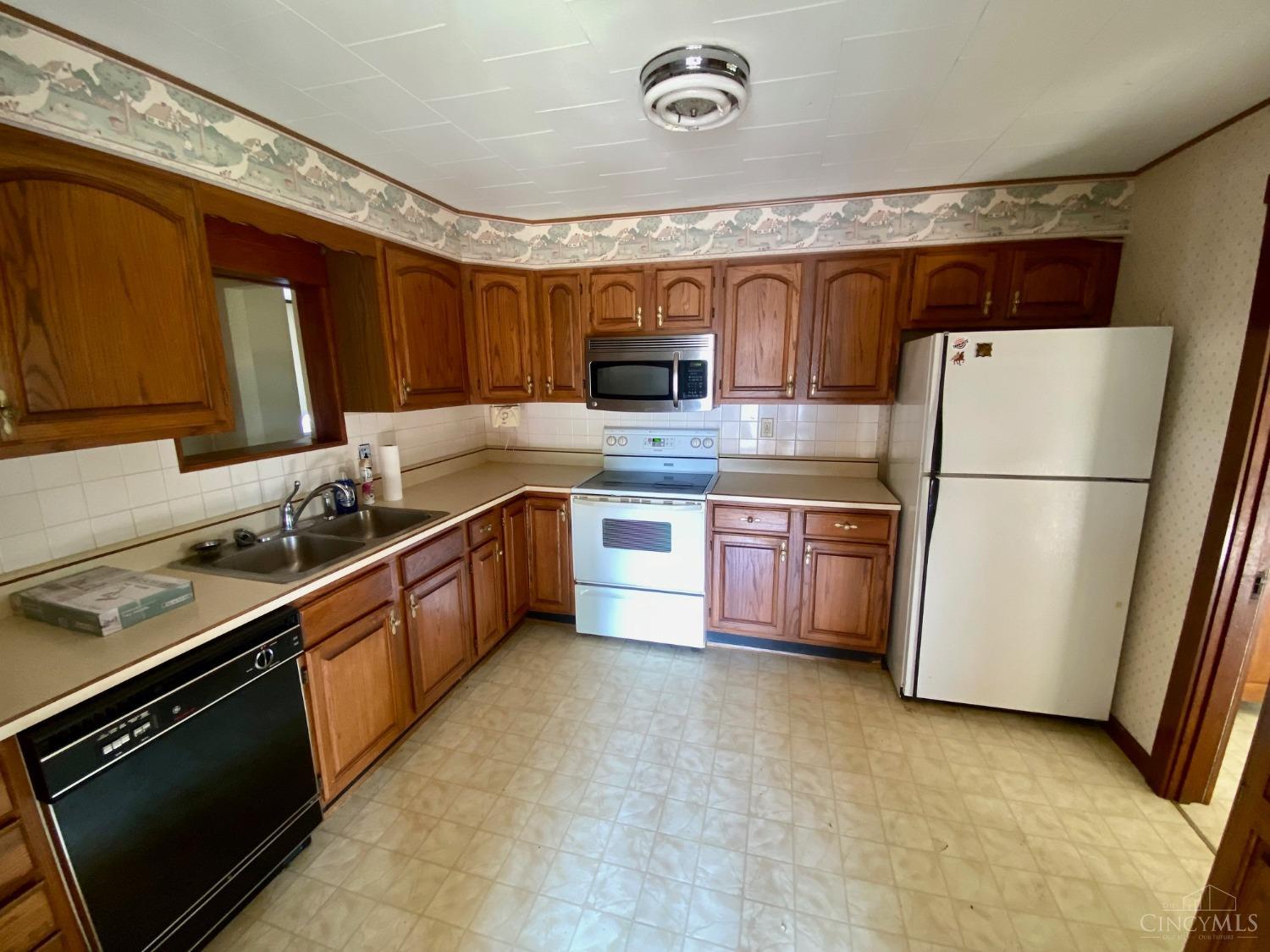 10242 Hickory Ridge Road Manchester, OH 45144 - Photo 4 of 32