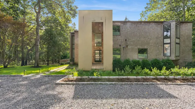 a view of a back yard of the house