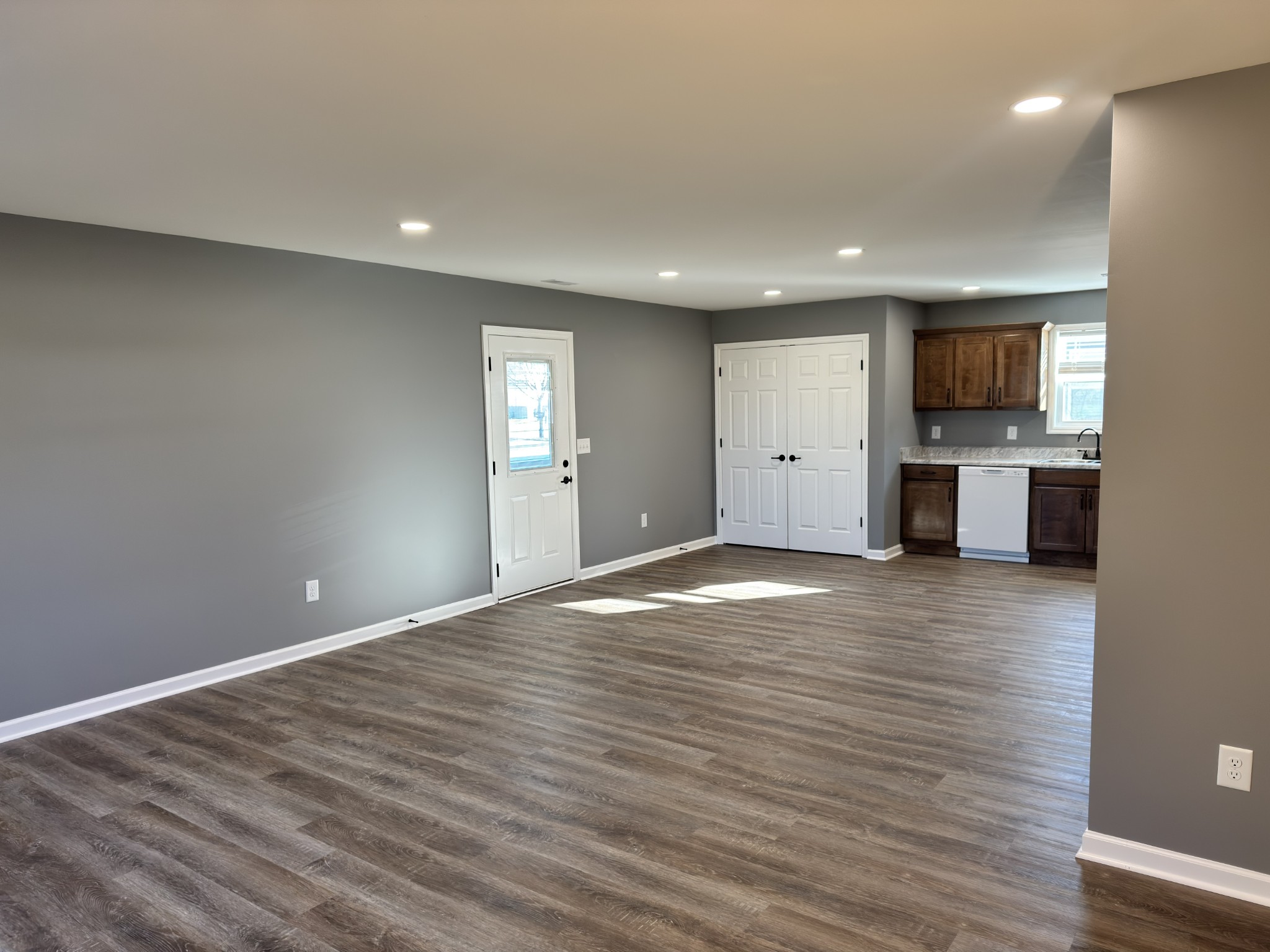 108 Scott Street Decherd, TN 37324 - Photo 2 of 10