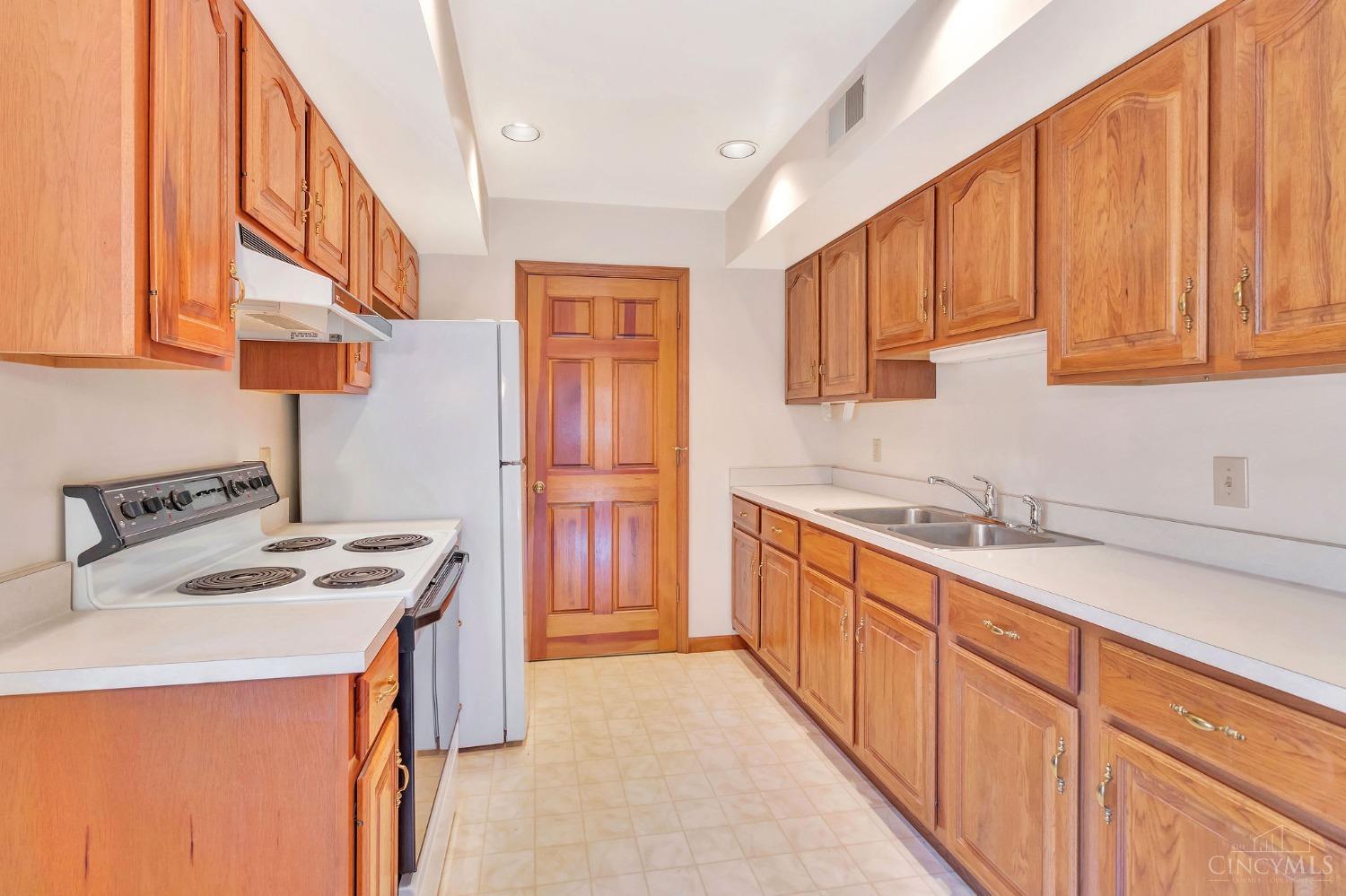 3475 Jessup Road Cincinnati, OH 45239 - Photo 27 of 52