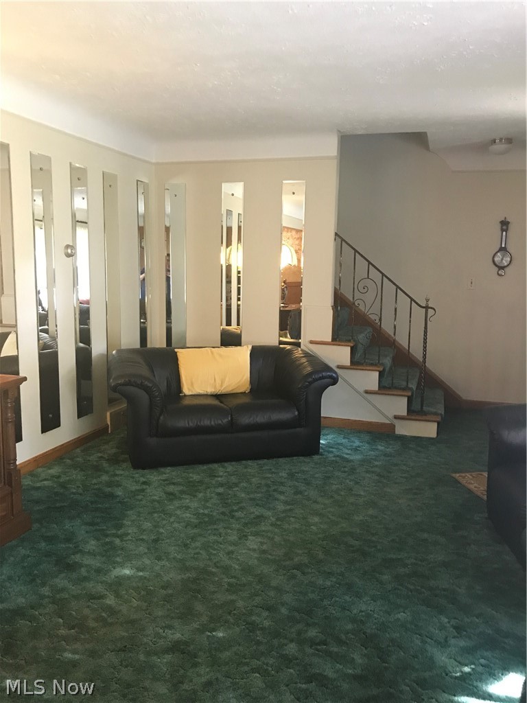 1167 Brainard Road Lyndhurst, OH 44124 - Photo 10 of 27 Living Room