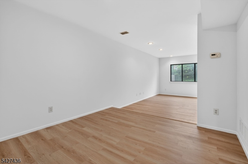 169 Castle Ridge Drive East Hanover, NJ 07936 - Photo 9 of 34