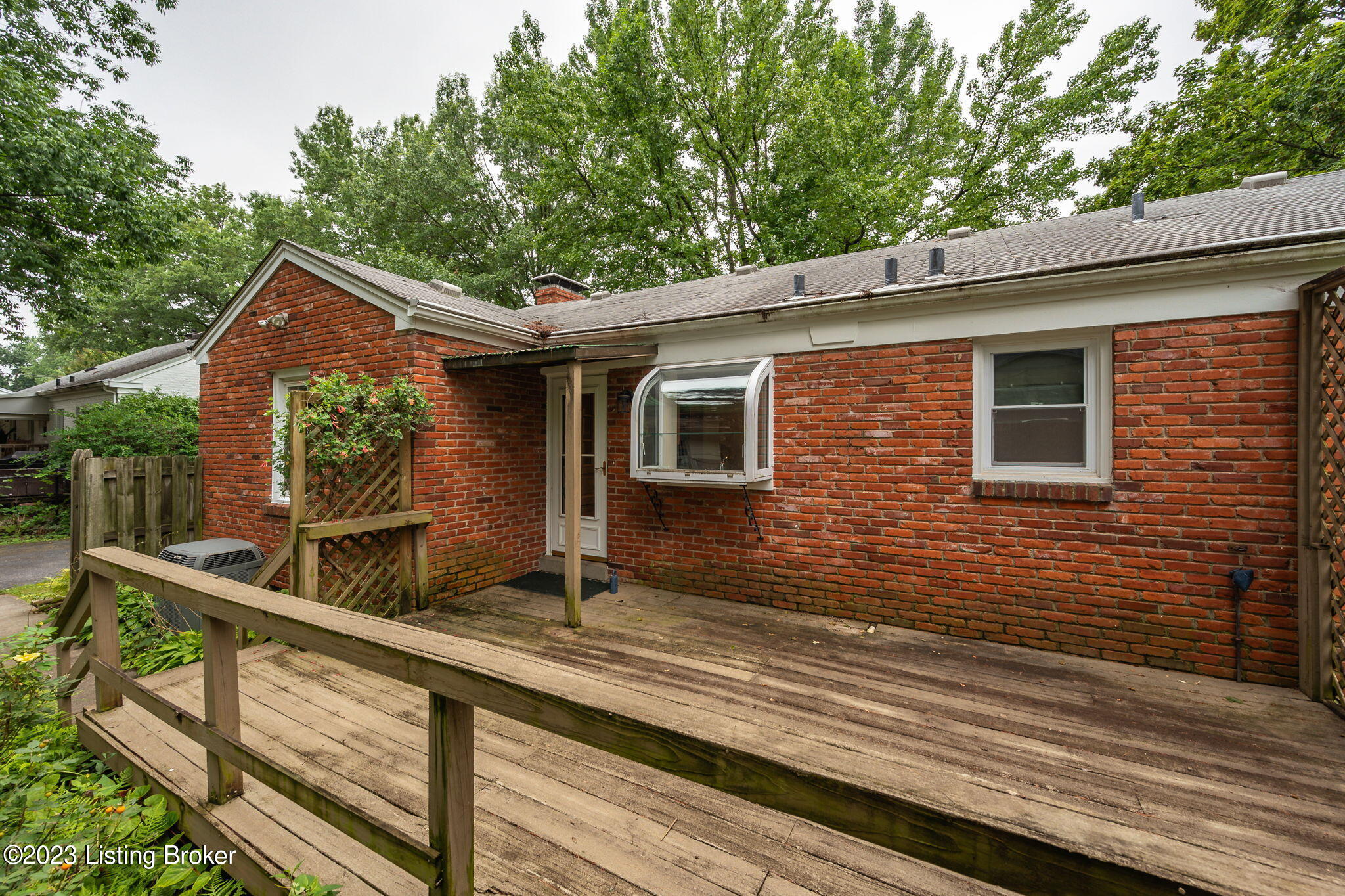 219 Woodcleft Road Louisville, KY 40222 - Photo 34 of 38 Woodcleft Rd 219_July 19, 2023_Seitz_FCP