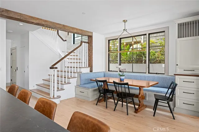 a view of a livingroom and dining room