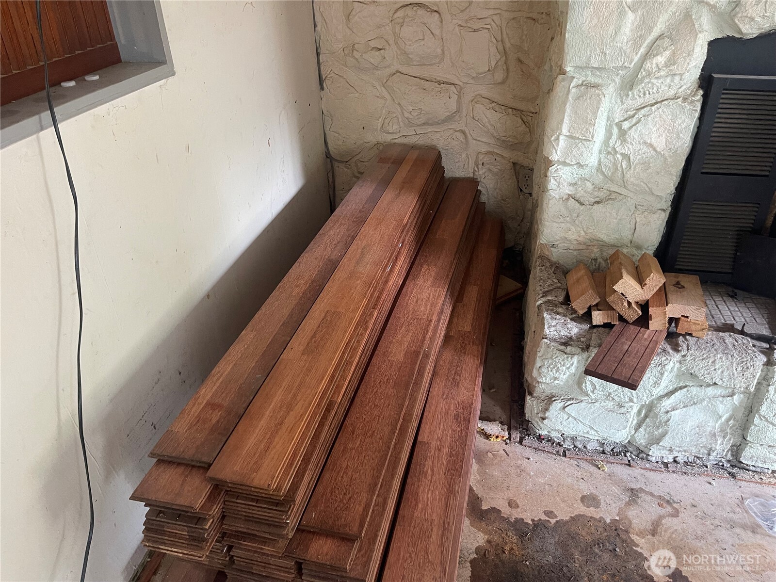 3333 228th Street Southeast, Unit 94 Bothell, WA 98021 - Photo 7 of 12 a view of a room with wooden floor
