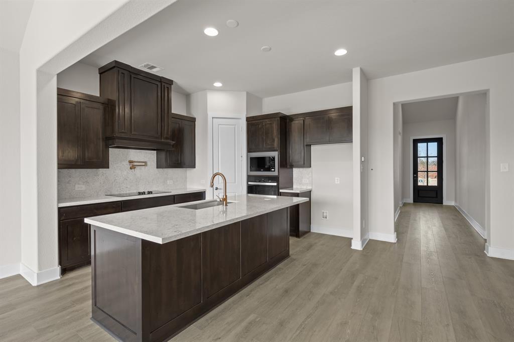 470 Red Maple Road Waxahachie, TX 75165 - Photo 17 of 34 470 Red Maple- Kitchen-1