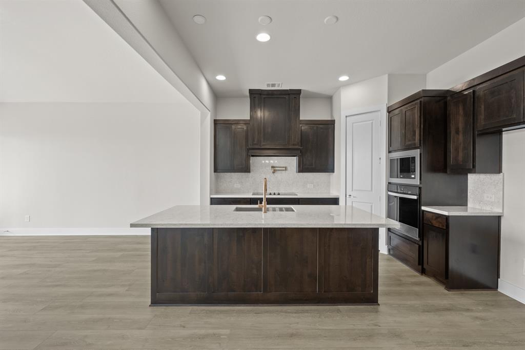 470 Red Maple Road Waxahachie, TX 75165 - Photo 19 of 34 470 Red Maple- Kitchen-2