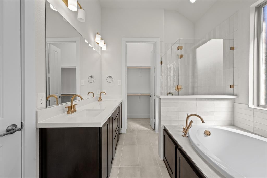 470 Red Maple Road Waxahachie, TX 75165 - Photo 28 of 34 470 Red Maple- Primary Suite-3