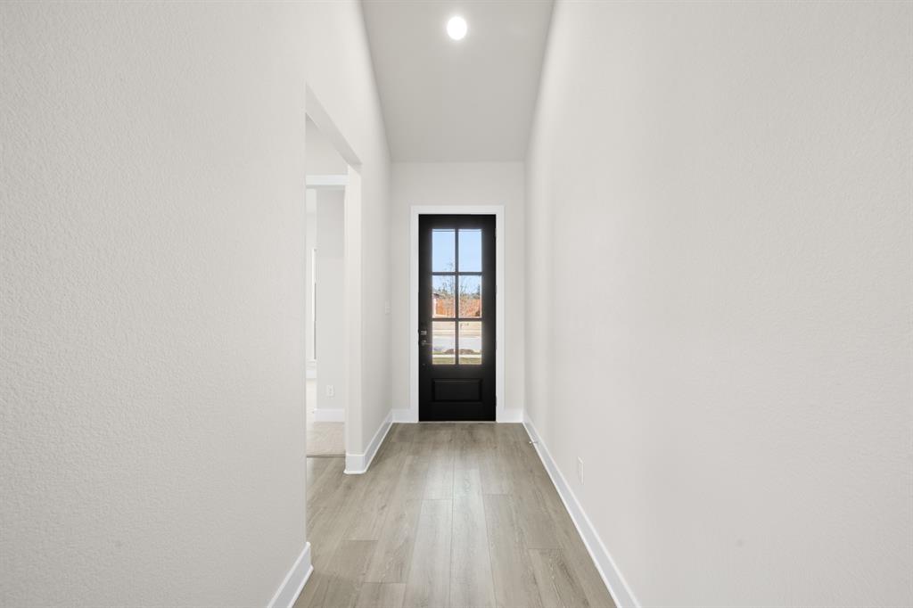 470 Red Maple Road Waxahachie, TX 75165 - Photo 7 of 34 470 Red Maple- Entry-1