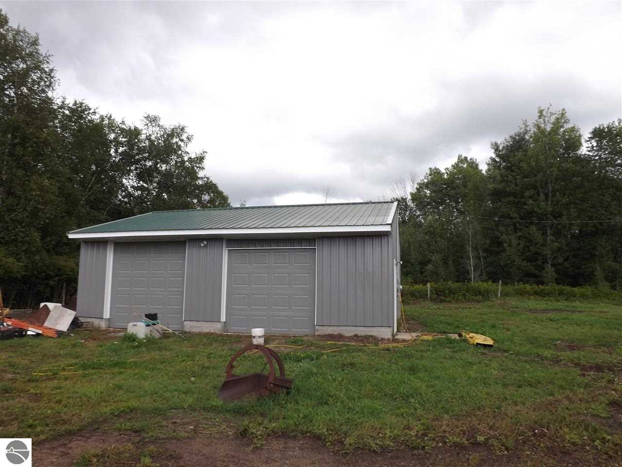 3943 Gillings Road Prescott, MI 48756 - Photo 4 of 18 1789342-3.JPG