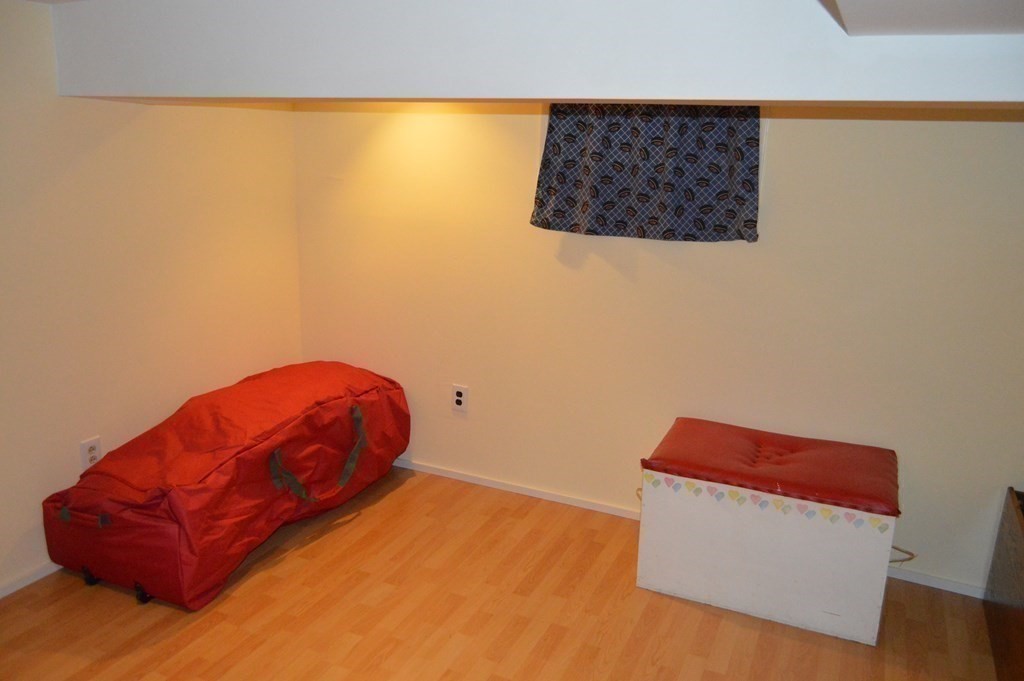 18 Dell Place Springfield, MA 01118 - Photo 26 of 34