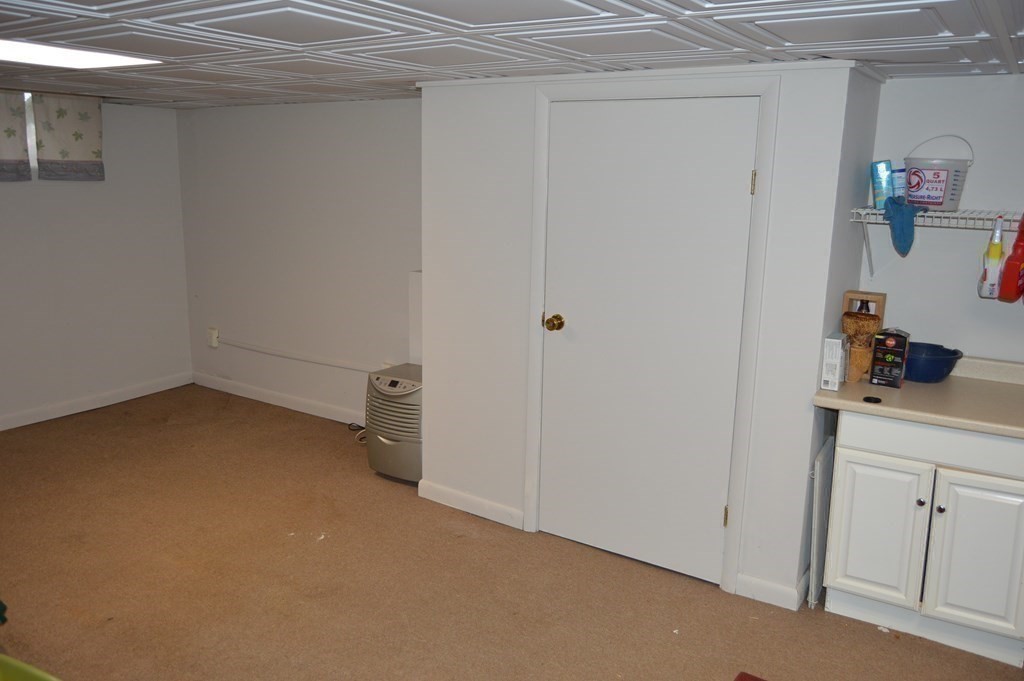 18 Dell Place Springfield, MA 01118 - Photo 28 of 34
