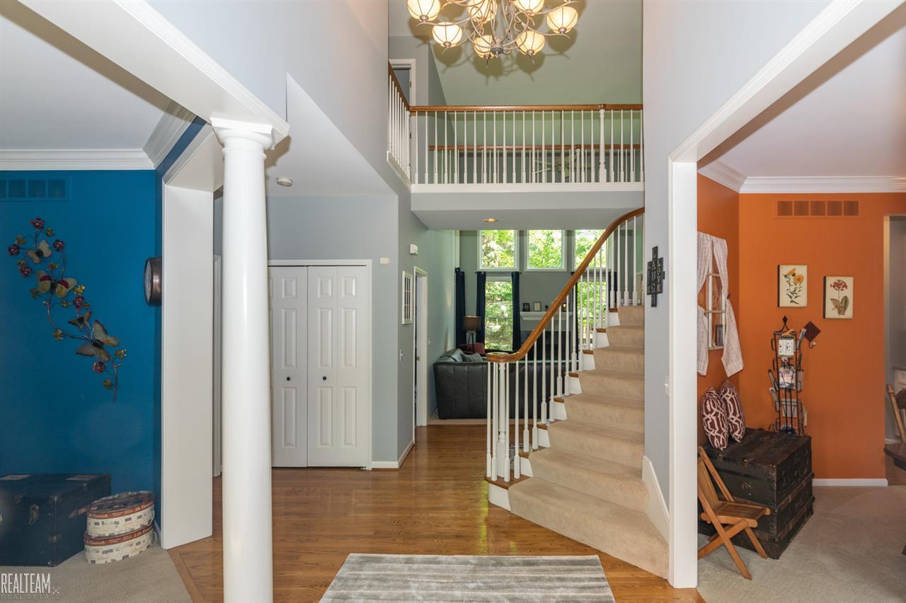 1052 Chesapeake Rochester, MI 48307 - Photo 2 of 54 31358980-3.JPG