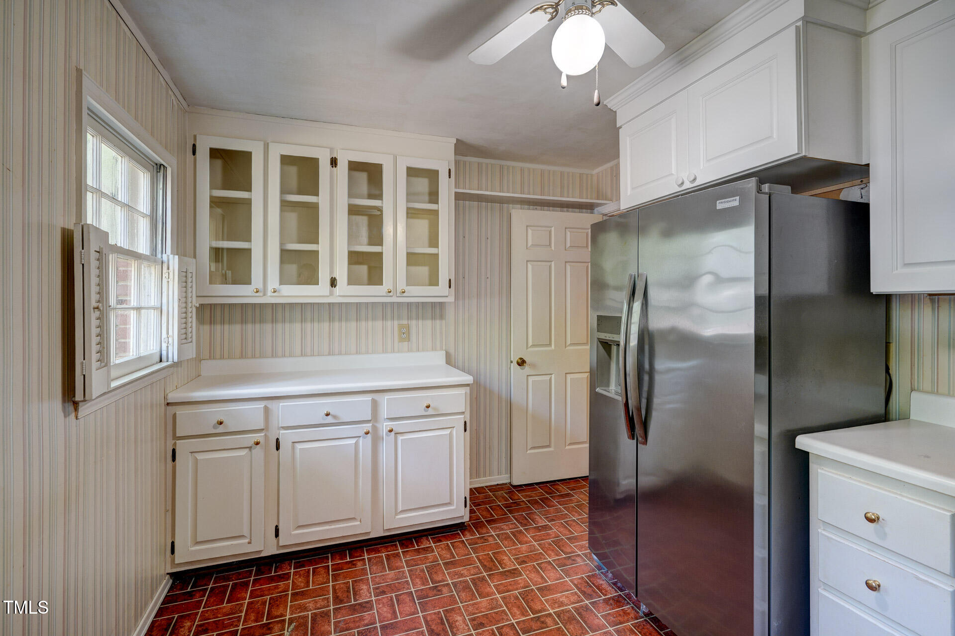 3158 Morningside Drive Raleigh, NC 27607 - Photo 4 of 25 Morningside0004