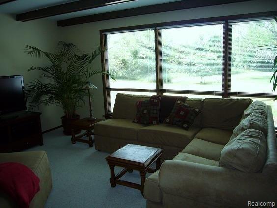 6 Living Room