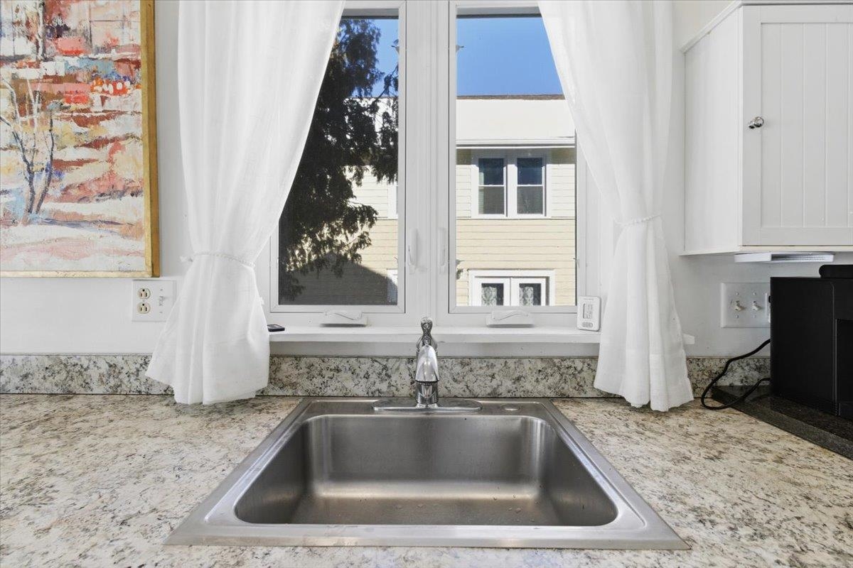 231 Washington Avenue Bennington, VT 05201 - Photo 16 of 29