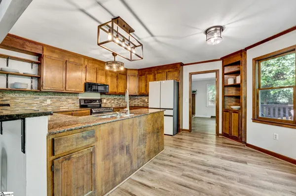 $679,000 | 105 Summer Creek Court, Greer, SC 29650