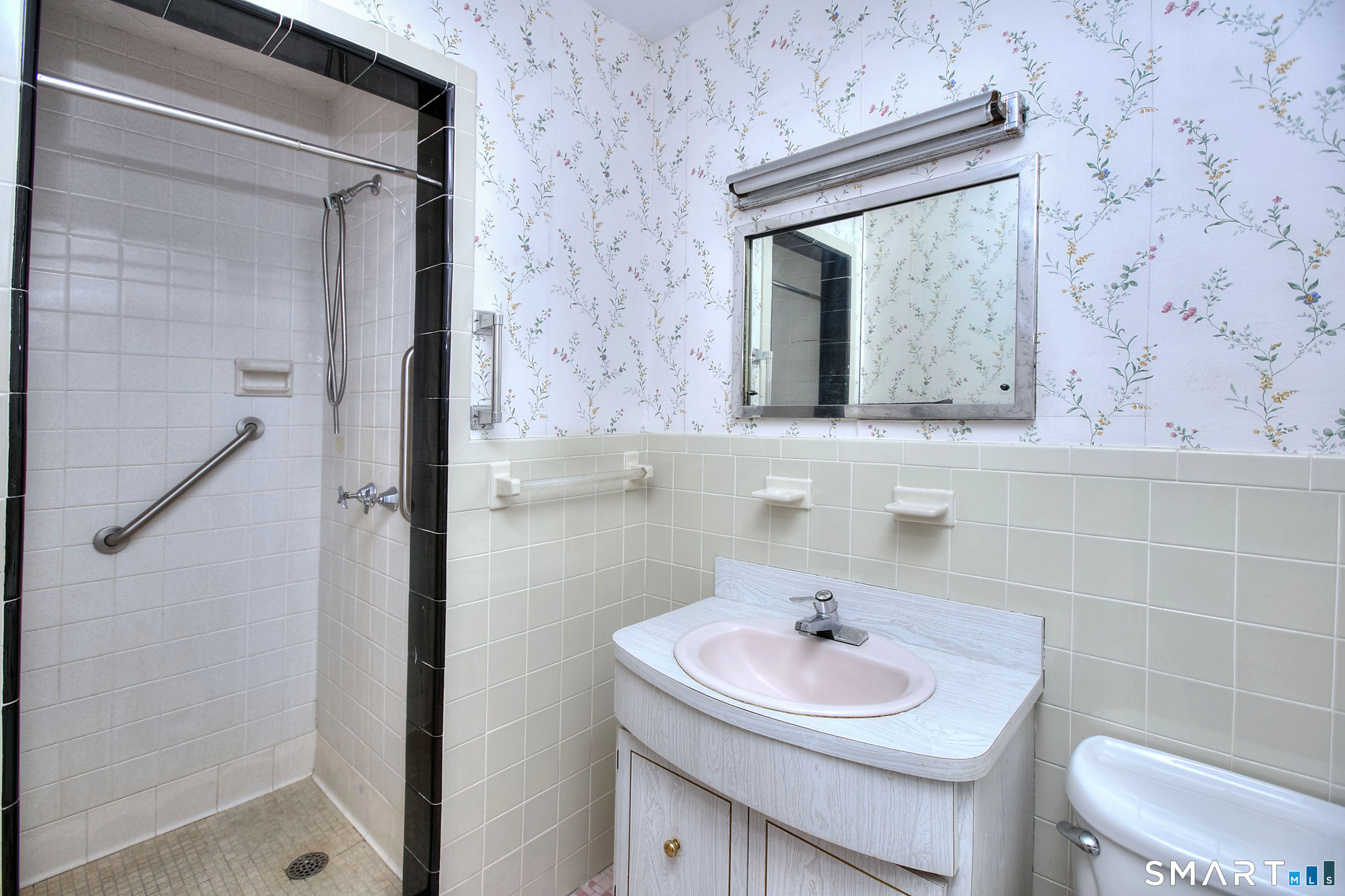 64 Russ Road Trumbull, CT 06611 - Photo 16 of 40