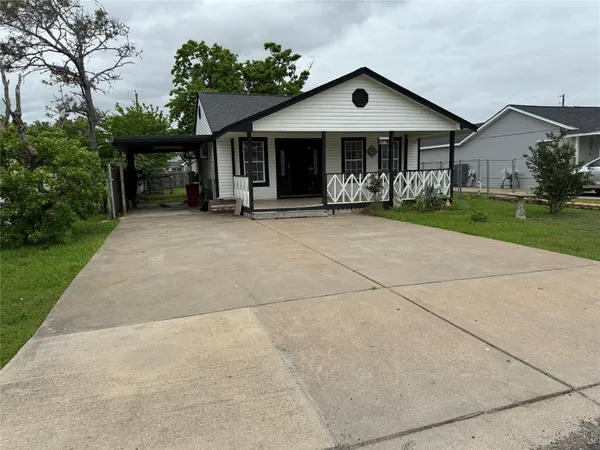 $85,000 | 722 West 6th Street, Freeport, TX 77541