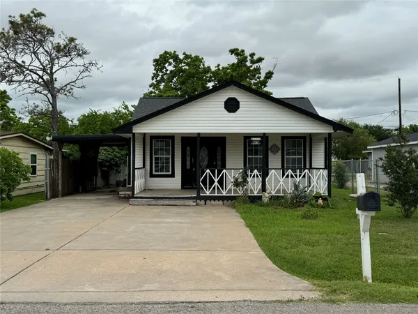 $85,000 | 722 West 6th Street, Freeport, TX 77541