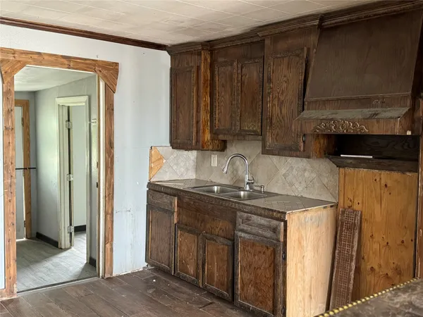 $85,000 | 722 West 6th Street, Freeport, TX 77541