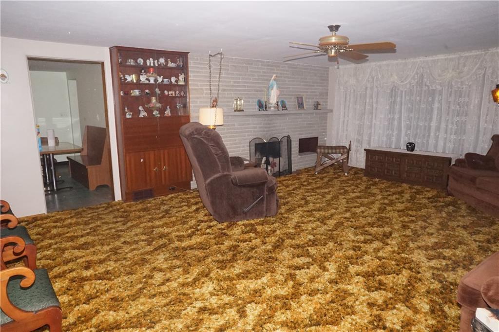 276 Crisswell Road Butler, PA 16002 - Photo 3 of 25