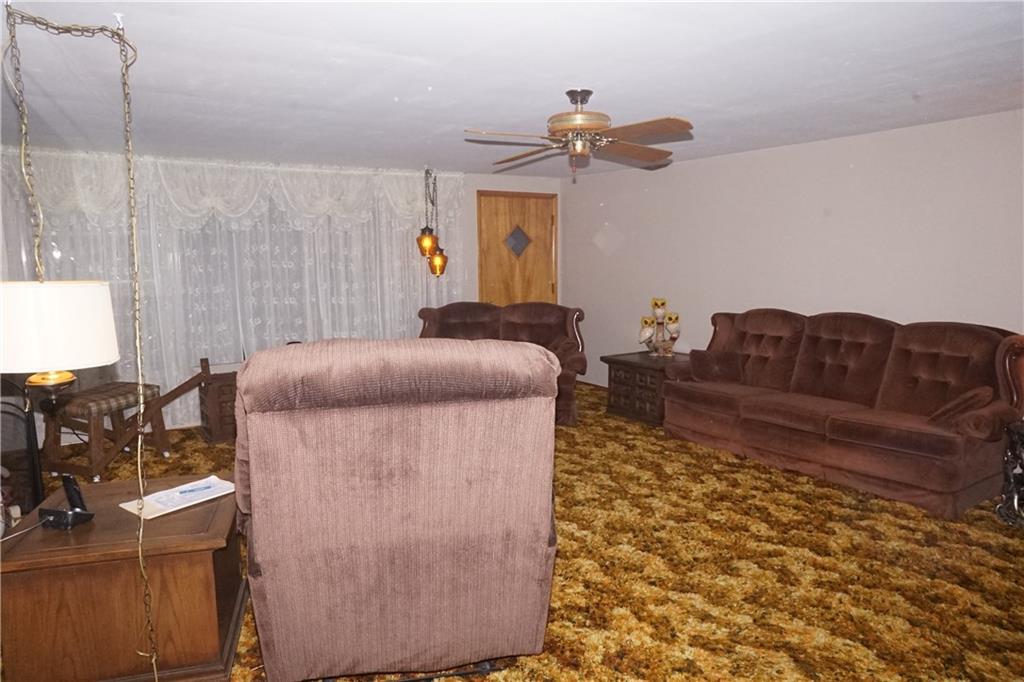 276 Crisswell Road Butler, PA 16002 - Photo 4 of 25