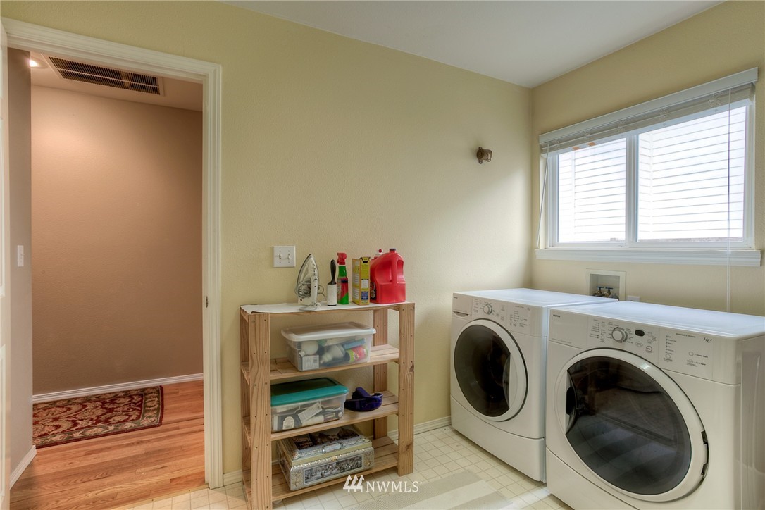 10266 Southeast 185th Place Renton, WA 98055 - Photo 12 of 23